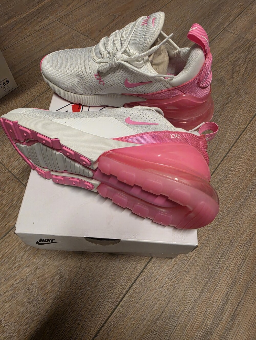 Nike Women’s White and Pink Air Max 270 Sneakers - Picture 3 of 3